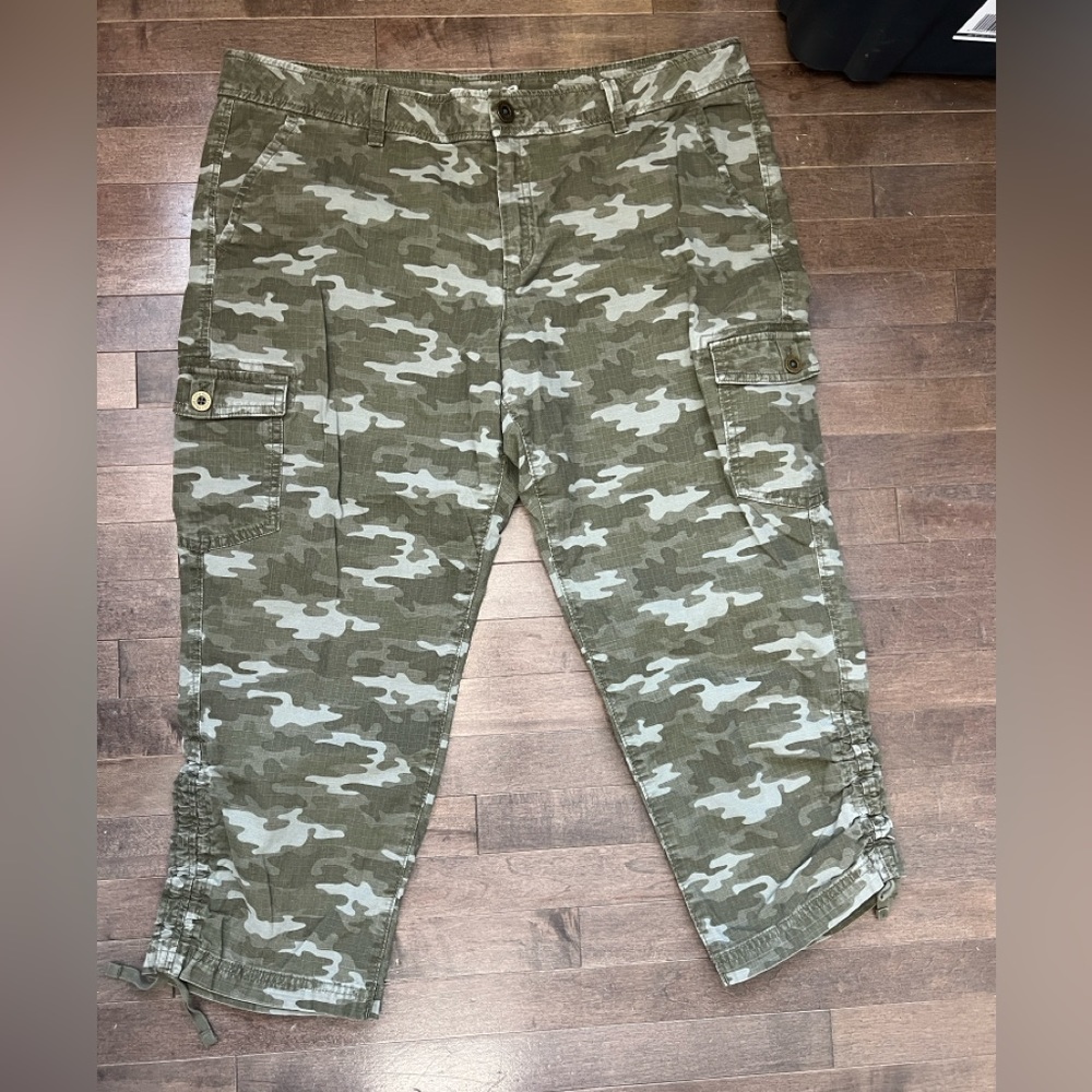 Eddie Bauer Capris
